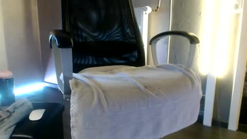 mies35 online show from March 19, 11:41 pm