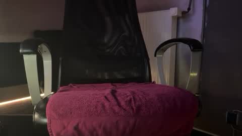 Snapshot of mies35 chatting on December 13, 1:04 am mies35 online show from December 13, 1:04 am