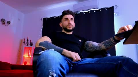 MightyAaron online show from April 1, 1:41 pm