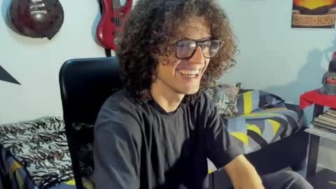 mikaelrizzzo online show from October 27, 11:51 pm
