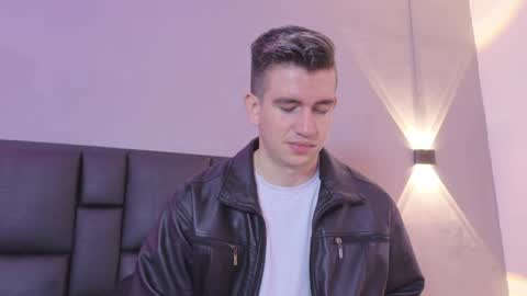 mikael online show from April 15, 4:23 am