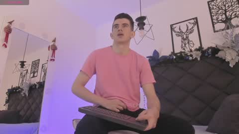 mikael online show from December 20, 3:58 am