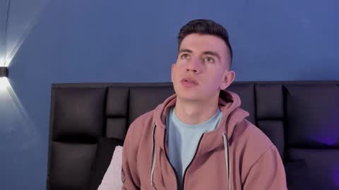 mikael online show from October 2, 4:27 am