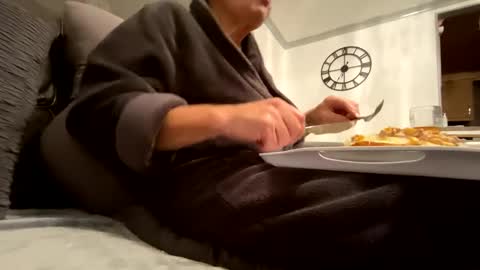 mike26051 online show from December 5, 6:34 pm