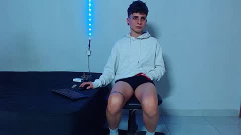 Mike IMDEPENDIENT MODEL online show from December 16, 2:18 am