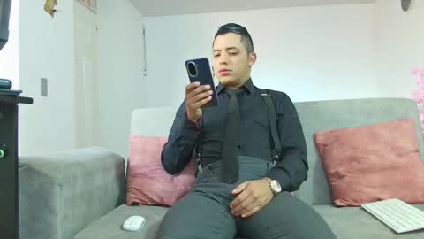 Im Mike online show from February 5, 12:45 pm