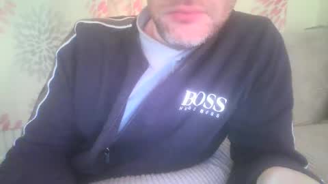 Snapshot of mikehockishuge9 chatting on January 20, 9:43 pm mikehockishuge9 online show from January 20, 9:43 pm