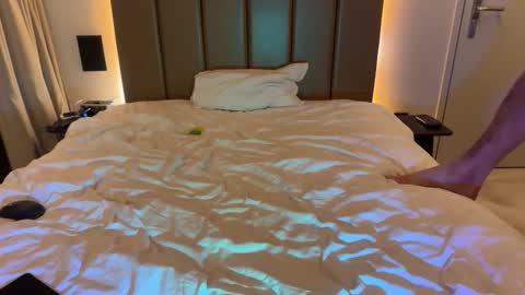 Snapshot of mikel030 chatting on October 19, 12:04 am djfuckoff online show from October 19, 12:04 am