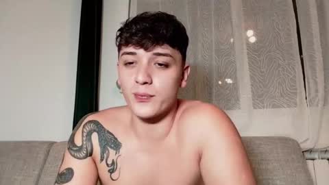 Snapshot of mikelaur chatting on October 22, 6:54 pm MikeLaur online show from October 22, 6:54 pm