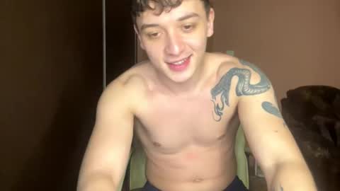 Snapshot of mikelaur chatting on February 21, 8:16 pm MikeLaur online show from February 21, 8:16 pm