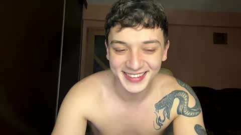 Snapshot of mikelaur chatting on February 20, 7:19 pm MikeLaur online show from February 20, 7:19 pm