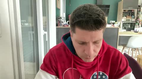 miklp8463 online show from April 3, 7:27 am