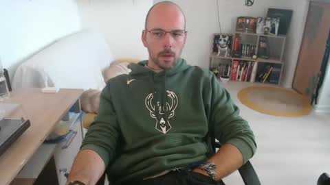 Snapshot of mikmik91 chatting on September 24, 9:52 am mikmik91 online show from September 24, 9:52 am