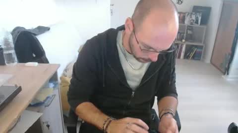 Snapshot of mikmik91 chatting on September 29, 10:13 am mikmik91 online show from September 29, 10:13 am