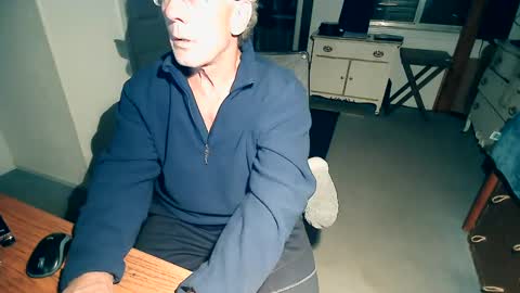 Milehi1958 online show from September 23, 3:17 am