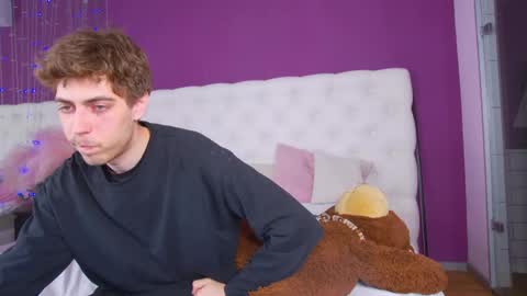 milkhunter_ online show from April 11, 6:31 am