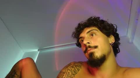 milkoffee online show from April 4, 5:10 pm