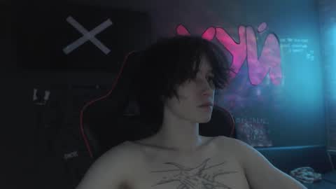 Snapshot of min1pekka chatting on September 20, 2:00 am Max online show from September 20, 2:00 am