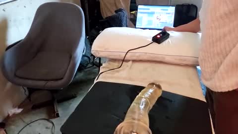 minicucumber_ online show from January 7, 8:03 pm