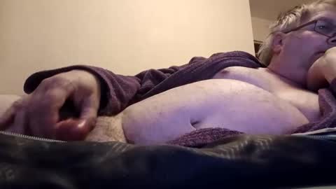 Snapshot of minos60200 chatting on December 28, 7:11 pm Stephano online show from December 28, 7:11 pm