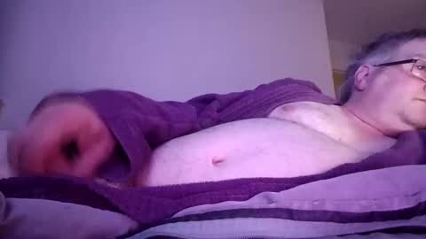 Snapshot of minos60200 chatting on December 8, 10:14 pm Stephano online show from December 8, 10:14 pm