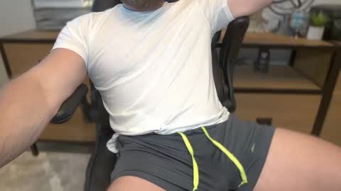 Snapshot of mister_dilf chatting on September 22, 2:05 pm MISTER DILF  online show from September 22, 2:05 pm