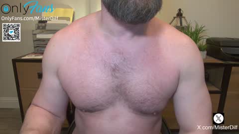 Snapshot of mister_dilf chatting on January 24, 12:42 am MISTER DILF  online show from January 24, 12:42 am