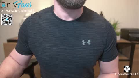 Snapshot of mister_dilf chatting on December 2, 4:18 pm MISTER DILF  online show from December 2, 4:18 pm