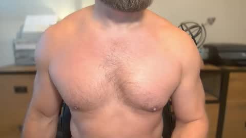 Snapshot of mister_dilf chatting on October 2, 1:48 pm MISTER DILF  online show from October 2, 1:48 pm