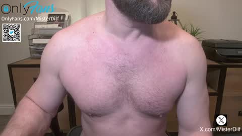 Snapshot of mister_dilf chatting on December 27, 2:12 pm MISTER DILF  online show from December 27, 2:12 pm