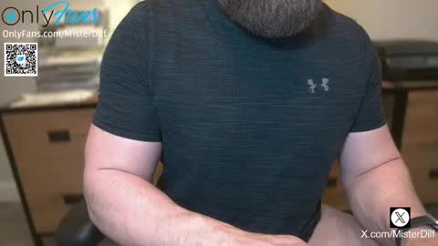 Snapshot of mister_dilf chatting on February 11, 1:10 am MISTER DILF  online show from February 11, 1:10 am