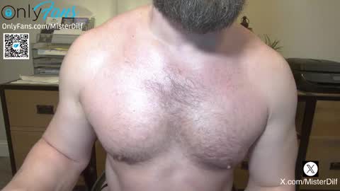 Snapshot of mister_dilf chatting on February 13, 12:57 am MISTER DILF  online show from February 13, 12:57 am