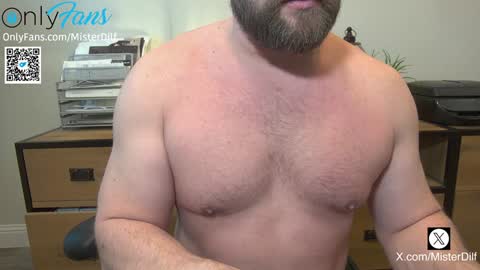 Snapshot of mister_dilf chatting on December 11, 6:16 pm MISTER DILF  online show from December 11, 6:16 pm