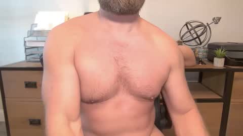 Snapshot of mister_dilf chatting on October 6, 4:00 pm MISTER DILF  online show from October 6, 4:00 pm