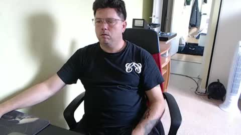 Snapshot of mistercoeur1 chatting on September 24, 8:46 am mistercoeur online show from September 24, 8:46 am