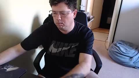 Snapshot of mistercoeur1 chatting on February 14, 4:31 pm mistercoeur online show from February 14, 4:31 pm