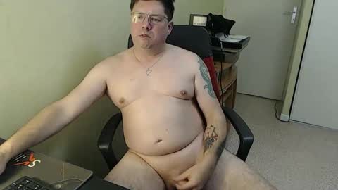 Snapshot of mistercoeur1 chatting on February 1, 10:44 pm mistercoeur online show from February 1, 10:44 pm