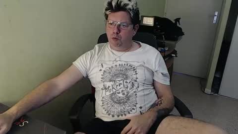 Snapshot of mistercoeur1 chatting on January 7, 3:44 pm mistercoeur online show from January 7, 3:44 pm