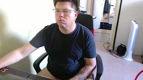 Snapshot of mistercoeur1 chatting on October 21, 10:18 am mistercoeur online show from October 21, 10:18 am