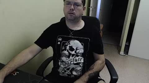 Snapshot of mistercoeur1 chatting on December 3, 8:58 am mistercoeur online show from December 3, 8:58 am