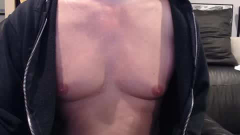 Snapshot of mistermasterss2 chatting on October 24, 11:23 am MisterMasterss2 online show from October 24, 11:23 am