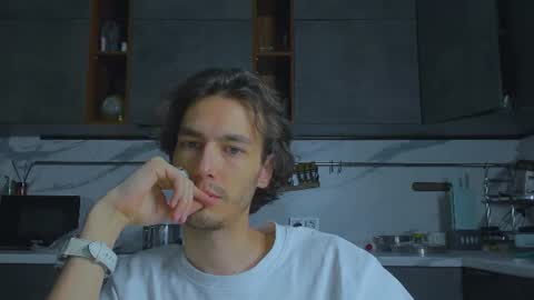 MitchelKurse online show from July 23, 9:01 pm