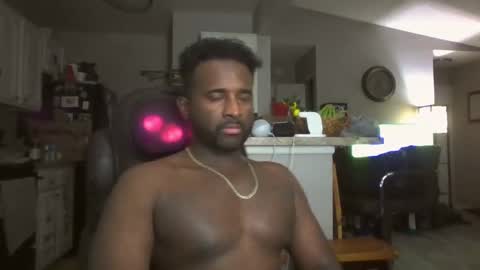 Snapshot of moed1987 chatting on December 8, 5:50 am Carluv99 online show from December 8, 5:50 am