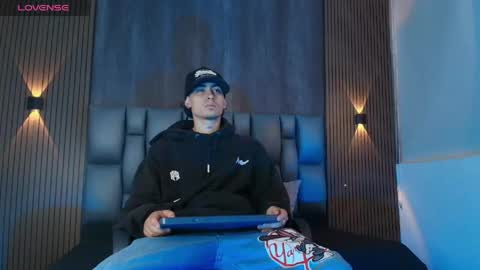 mohamed_malik online show from April 28, 12:43 pm