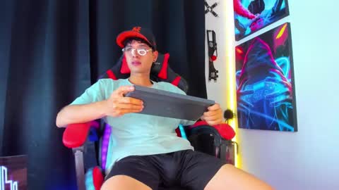 moises_23cm online show from February 1, 5:18 am