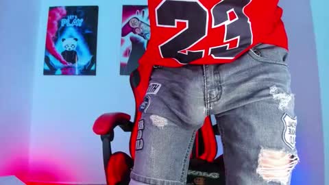 moises_23cm online show from September 23, 9:03 pm