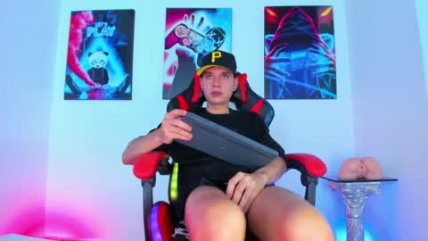 moises_23cm online show from September 28, 3:15 am