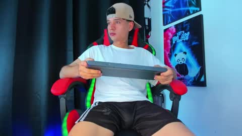 moises_23cm online show from January 13, 7:21 pm