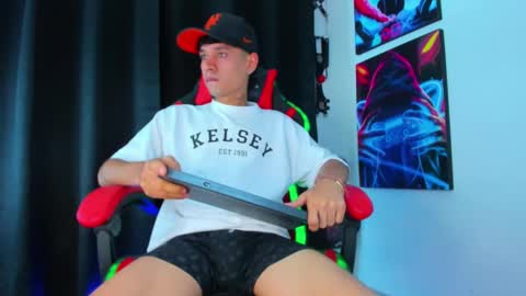 moises_23cm online show from January 14, 2:00 pm