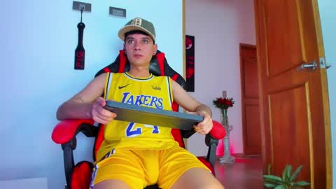 moises_23cm online show from September 11, 7:57 pm